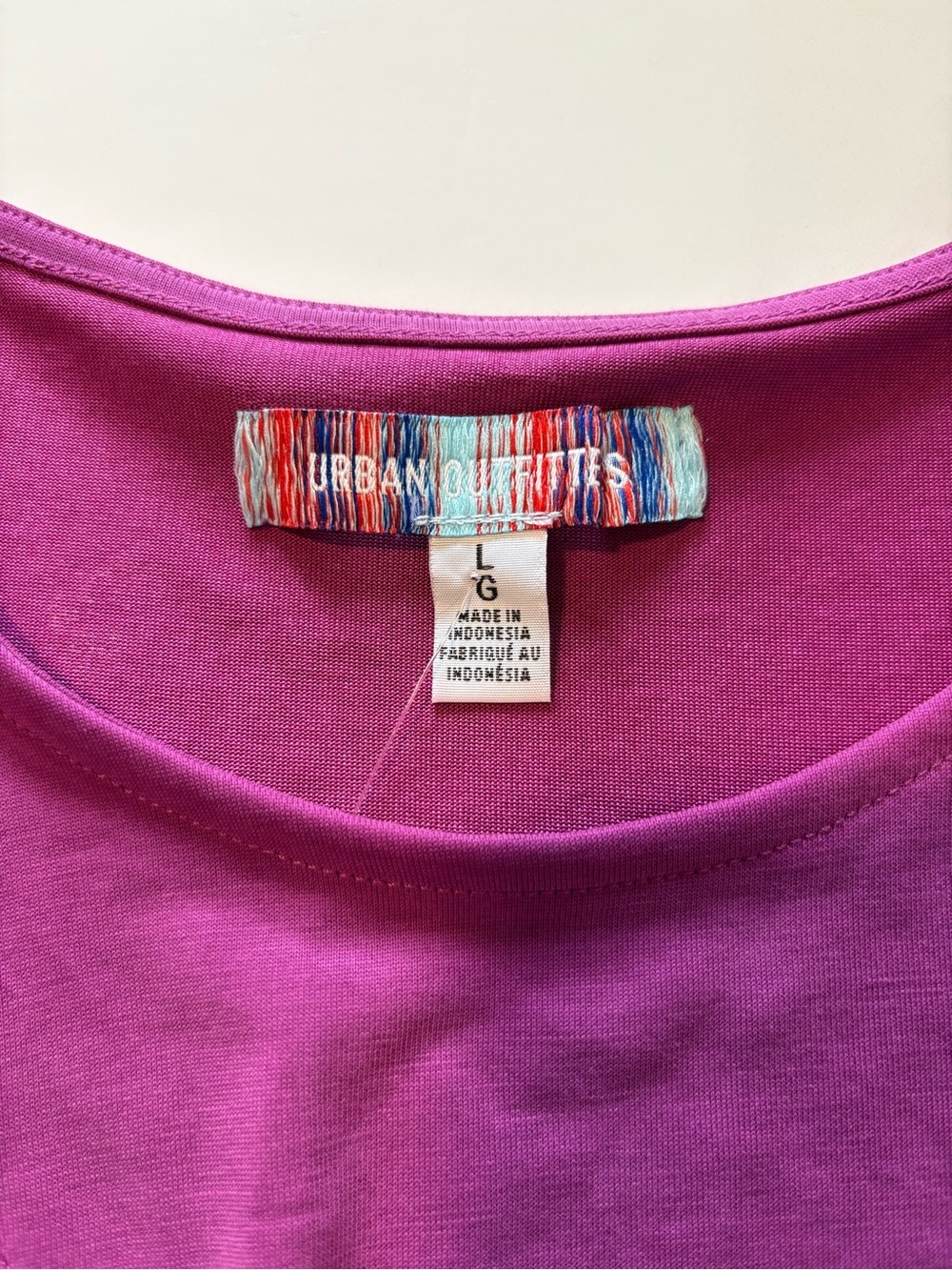 Urban Outfitters Elle Keyhole Wrap Top Magenta Cropped NWT Large - Picture 8 of 10